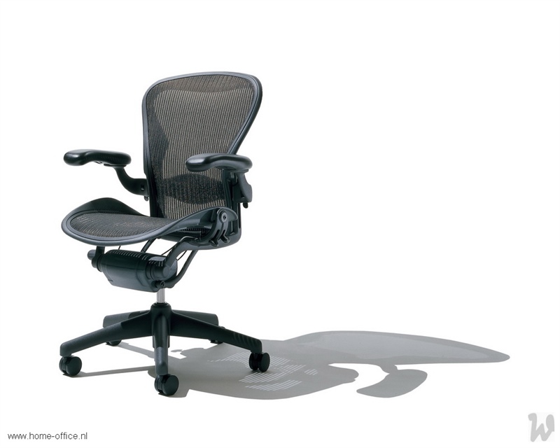 34 HermanMiller Aeron